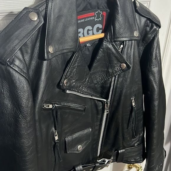 Classic Black Leather Jacket - Picture 5 of 11